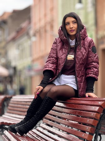 Geci si jachete - Geaca dama bordo cu gluga cu manseta