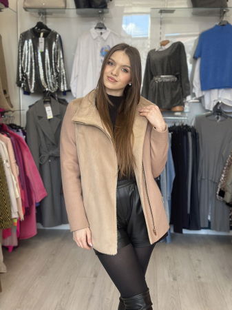 Geci si jachete - Palton bej scurt din lana