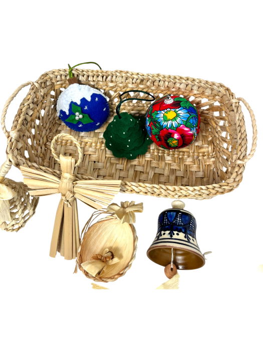 Coș cadou cu decorațiuni pentru bradul de Crăciun [5]