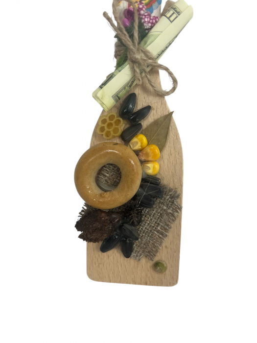 Spatulă din lemn pictată și decorată – piesă de decor cu farmec tradițional [2]