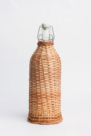 Colecții serie limitată - Sticla manual imbracata in rachita