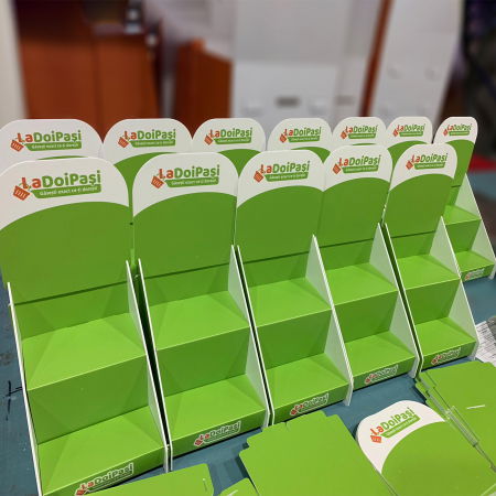 Rafturi si displayuri personalizate - Display personalizat #7