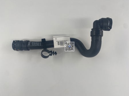 Trunk with car parts - HEATER RETURN HOSE 39160241