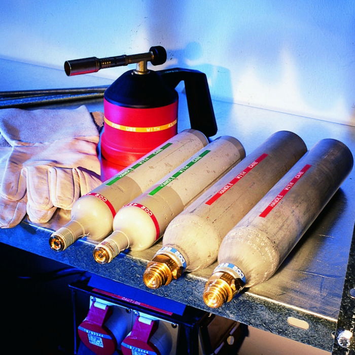 Aparat etichetat DYMO Omega si in total 4 role de etichete 3D embosabile DY12748 S0717950TRC [16]