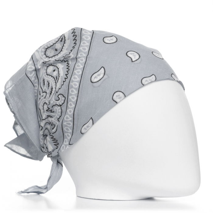 Bandana tip batic patrat cu imprimeu alb pe fond gri deschis