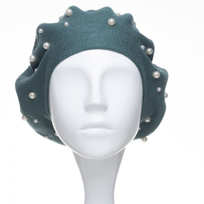 Bereta verde prafuit clasica, cu perle fine aplicate pe toata suprafata, din bumbac si lana [2]