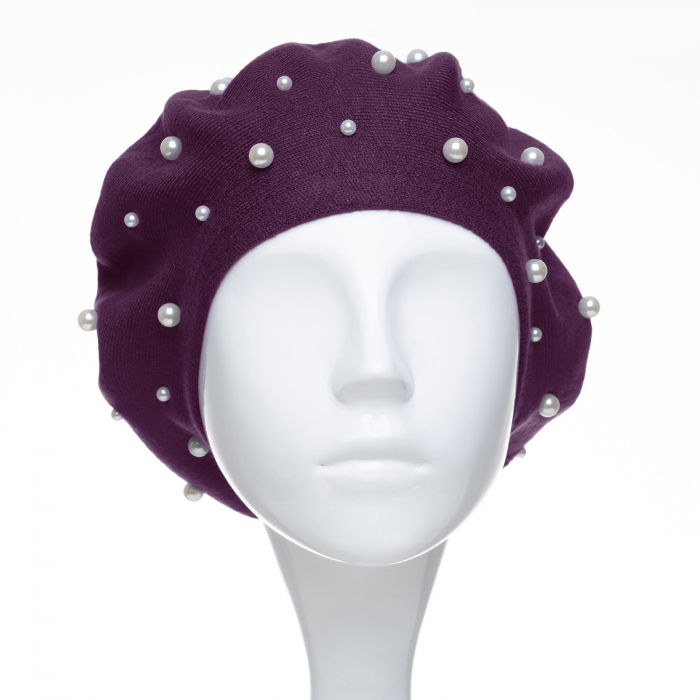Bereta mov, cu perle fine negre aplicate pe toata suprafata, din bumbac si lana [2]
