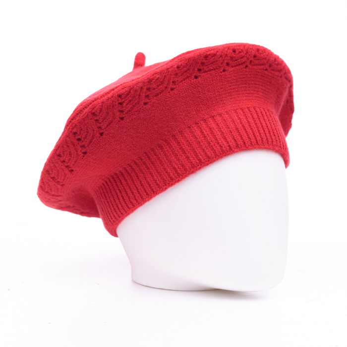 Bereta rosie cu model tricotaj cu braduti, din lana [2]