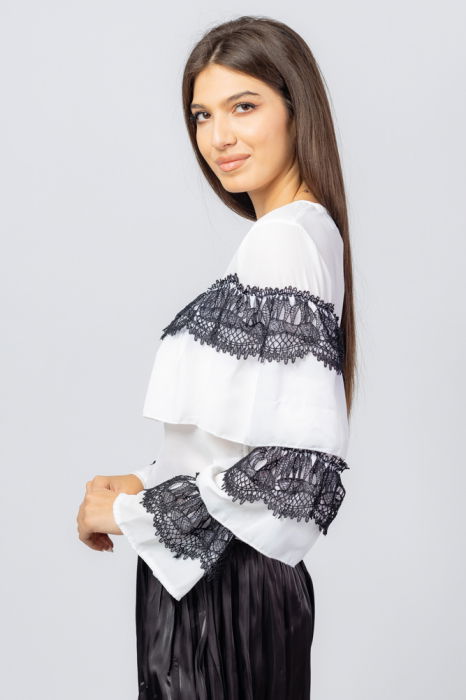 Bluza alba, eleganta cu volane si dantela neagra [3]