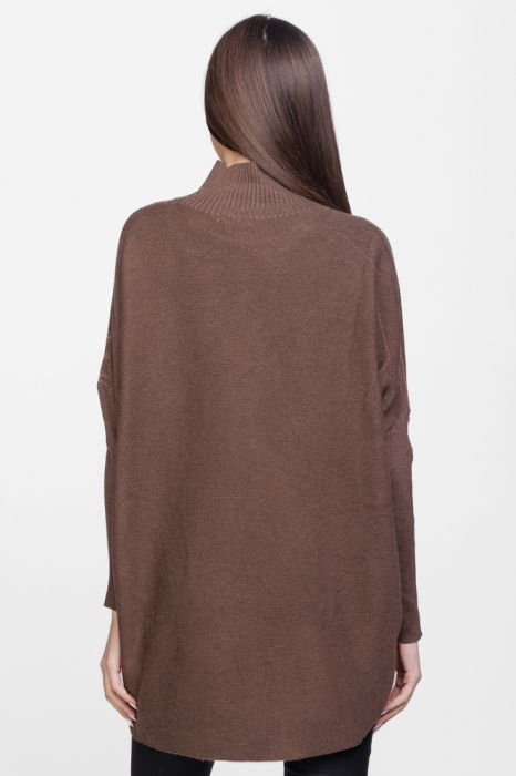 Pulover oversize lalea, asimetric, din tricotaj maro [3]