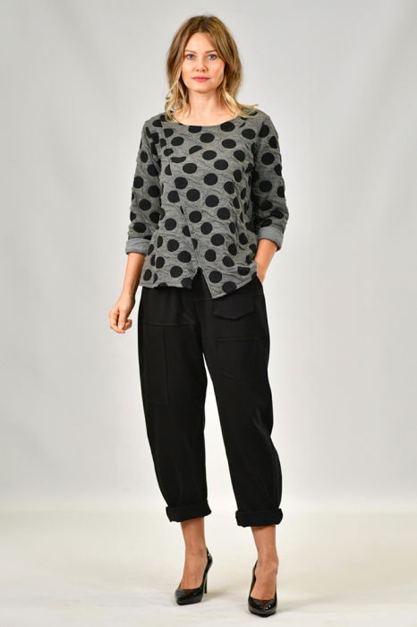 Bluza asimetrica gri cu buline negre, cu aspect usor creponat [2]