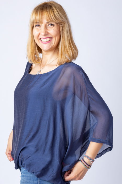 Bluza bleumarin din matase si vascoza cu maneca fluture [2]