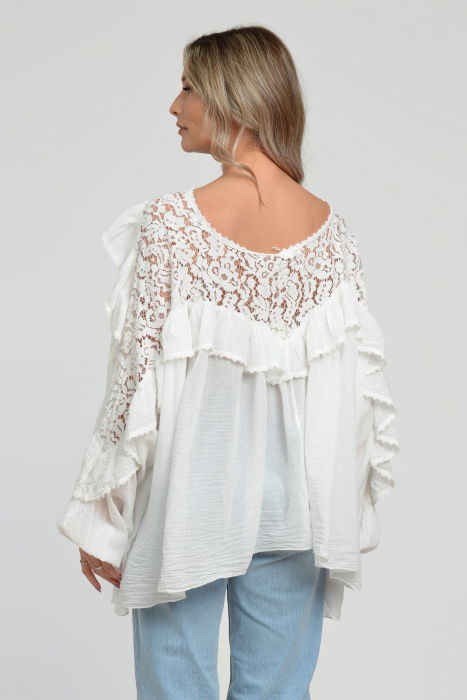 Bluza boho oversize din batist de bumbac, in colturi, cu volan si dantela, alba [12]