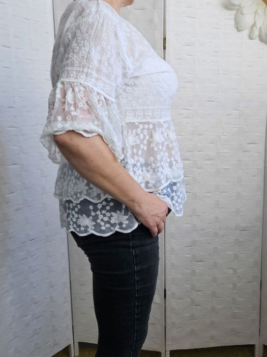 Bluza brodata cu volane din dantela de bumbac, alba [8]