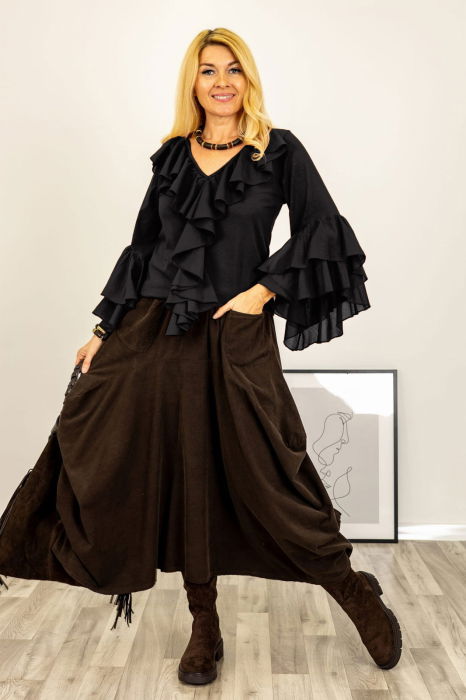 Bluza cu volane duble la maneci si jabou din bumbac fin si batist neagra [1]