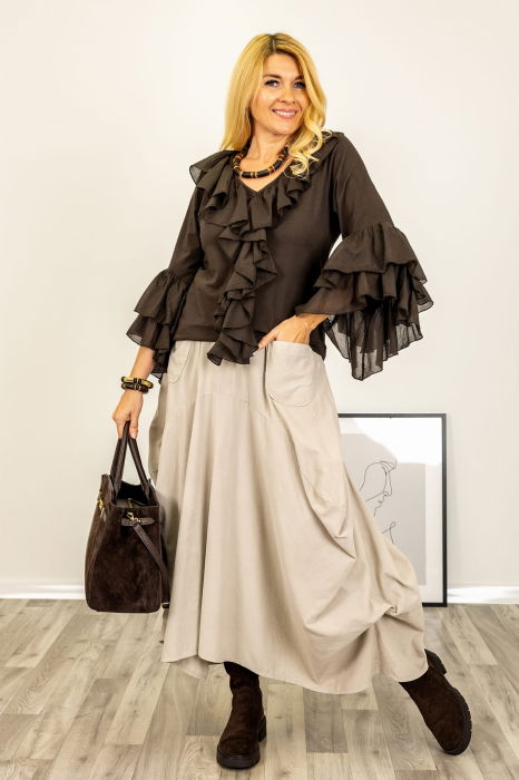 Bluza cu volane duble la maneci si jabou din bumbac fin si batist maron [3]