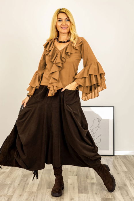 Bluza cu volane duble la maneci si jabou din bumbac fin si batist camel [1]