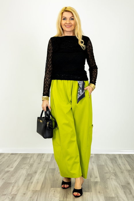 Bluza dama eleganta din dantela cu maneca lunga si aplicatii florale 3D, neagra [1]