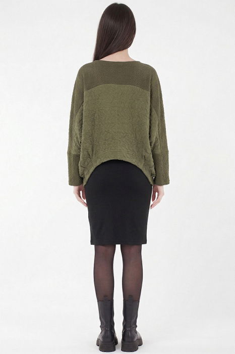 Bluza dama lejera din material gofrat de vascoza cu floare decorativa, verde kaki [5]