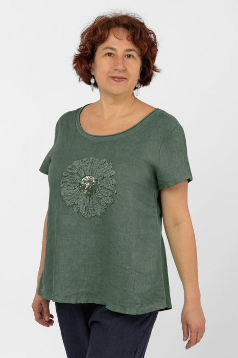 Bluza din in kaki, cu floare si paiete pe piept