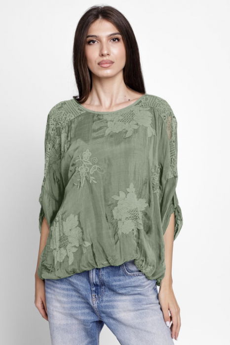 Bluza din matase si vascoza brodata, cu dantela pe spate, kaki
