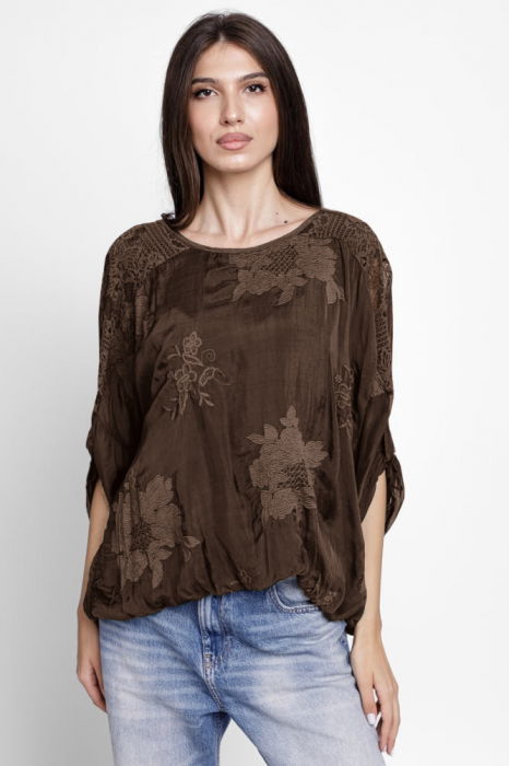 Bluza din matase si vascoza brodata, cu dantela pe spate, maro