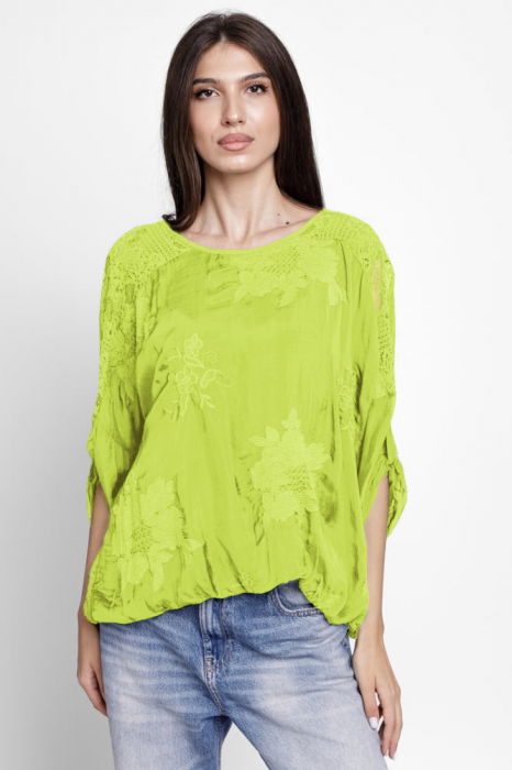 Bluza din matase si vascoza brodata, cu dantela pe spate, verde deschis