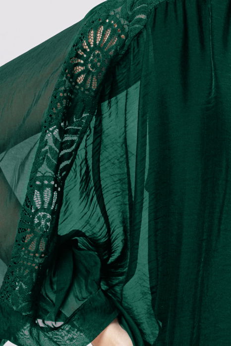 Bluza din matase si vascoza camel brodata si dantela pe spate si nasturei [3]