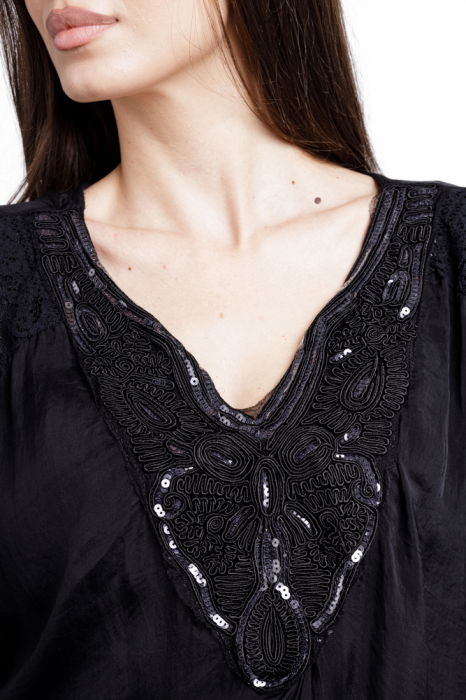 Bluza din matase si vascoza platca brodata, cu paiete fine si cu dantela pe spate, neagra [4]