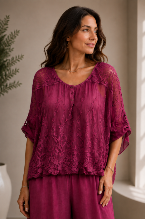 Bluza din matase si vascoza cu broderie bogata, dantela pe spate si nasturei, magenta usor prespalata