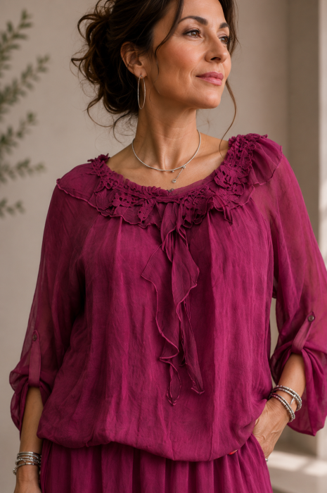 Bluza din matase si vascoza cu volan si dantela aplicata , magenta usor prespalata