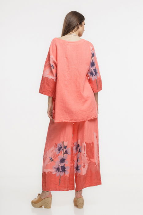 Bluza lejera din in corai cu imprimeu floral pictural [6]