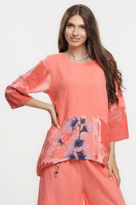 Bluza lejera din in corai cu imprimeu floral pictural