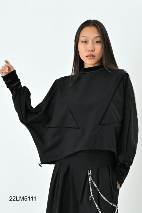 Bluza neagra oversize, cu maneca fluture si detalii din catifea neagra [1]
