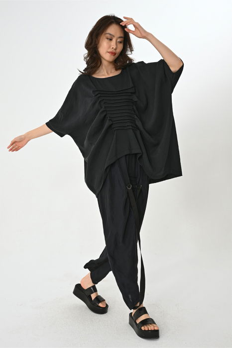 Bluza neagra oversize din tencel cu pliseuri pe fata [1]