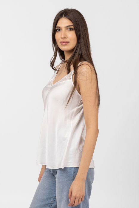 Bluza alba tip maiou din satin, tivita cu dantela pe decolteu [2]