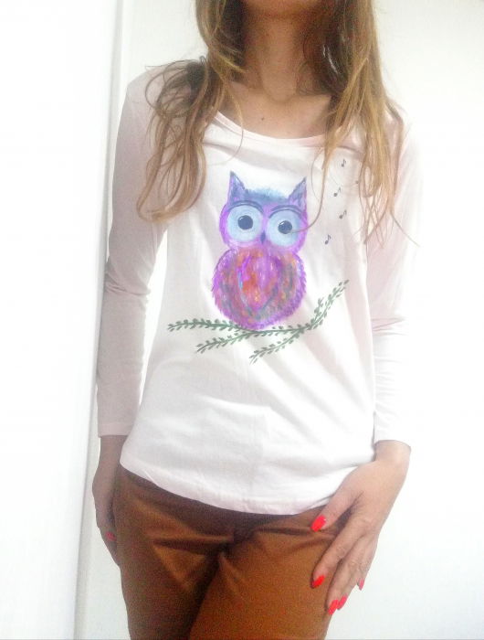 Bluza pictata manual,cu bufnita