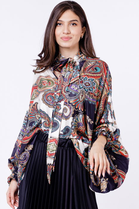 Bluza statement tip poncho cu imprimeu arabesque pe fond bej