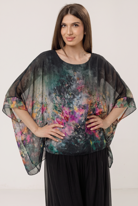 Bluza vaporoasa tip poncho din matase, croi oversized cu print pictural multicolora pe fond negru