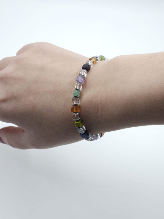 Bratara argint cu cuburi din pietre semipretioase multicolore intercalate cu cuart de stanca [6]