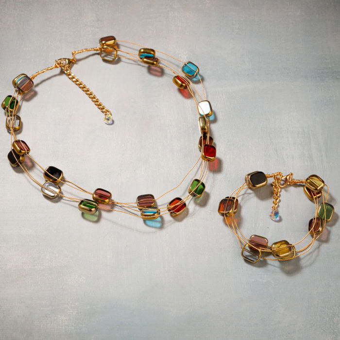 Bratara delicata cu elemente multicolore si metalice pe fire fine aurii [2]