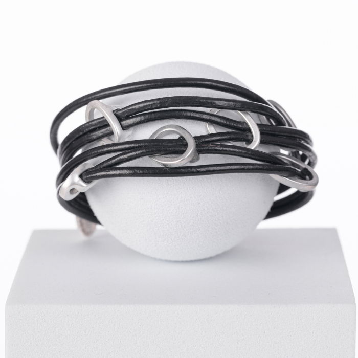 Bratara magnetica multisir din 6 fire piele ecologica cu elemente ovale argintiu mat [5]