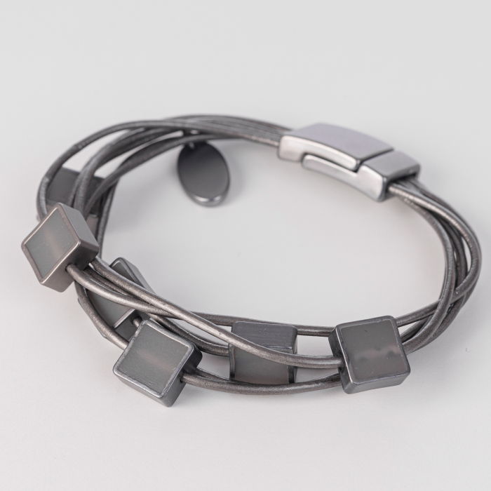 Bratara magnetica multisir din 6 fire piele ecologica cu patrate argintiu mat [2]