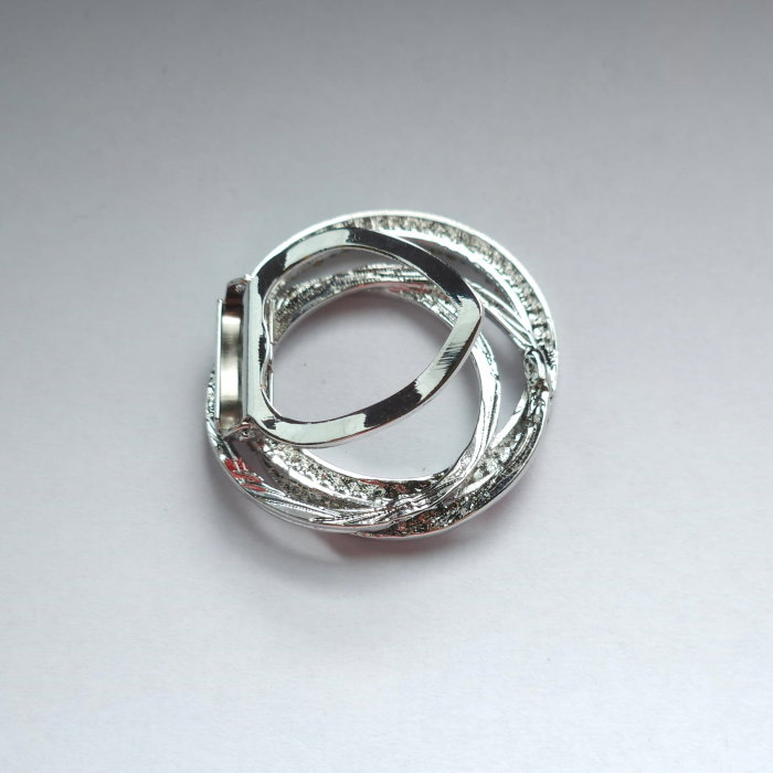 Brosa clips pentru esarfa cu trei cercuri, argintie cu pietricele foarte fine [4]