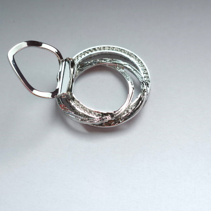 Brosa clips pentru esarfa cu trei cercuri, argintie cu pietricele foarte fine [7]