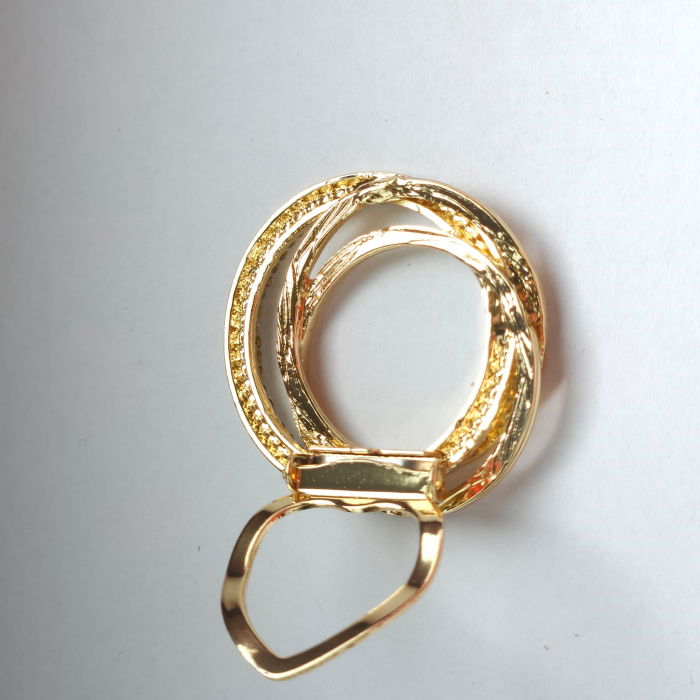 Brosa clips pentru esarfa cu trei cercuri, aurie cu pietricele foarte fine [4]