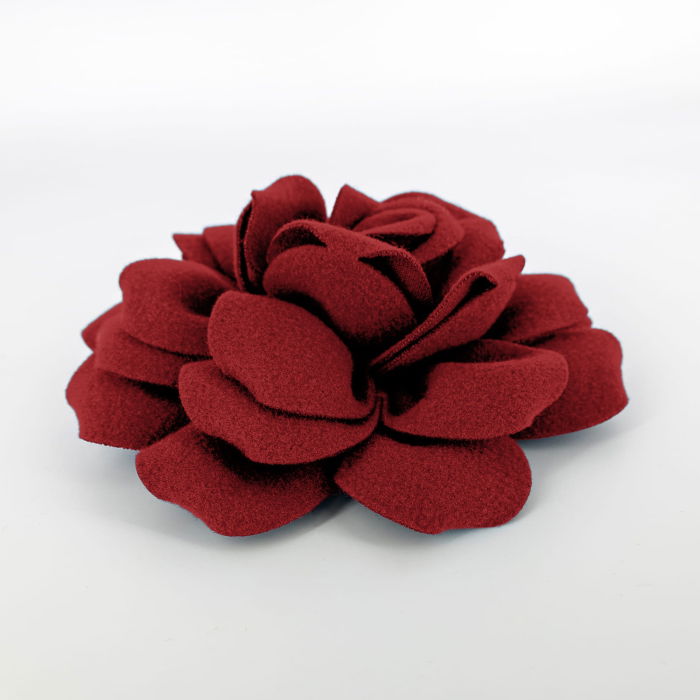 Brosa floare rosu inchis cu diametru de 20 cm din stofa, cu clips si ac [2]