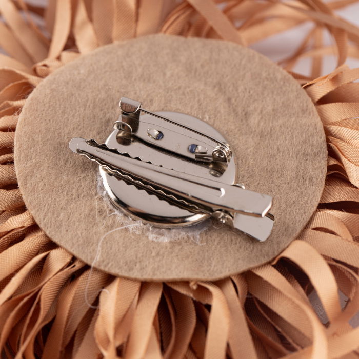 Brosa franjuri textil turcoaz usor satinata cu diametru de 15 cm, cu clips pentru par [2]