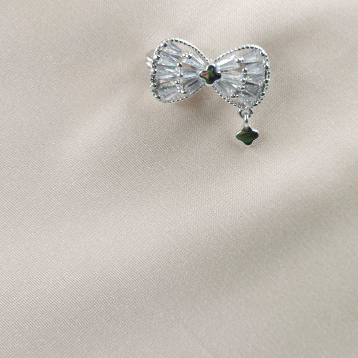 Brosa fundita miniaturala din argint 925 cu pietre foarte fine de cubic zirconia [4]