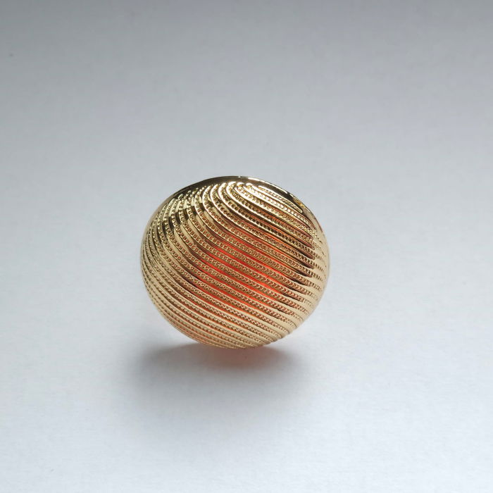 Brosa inel pentru esarfa cu forma rotunda cu striatii, aurie [5]